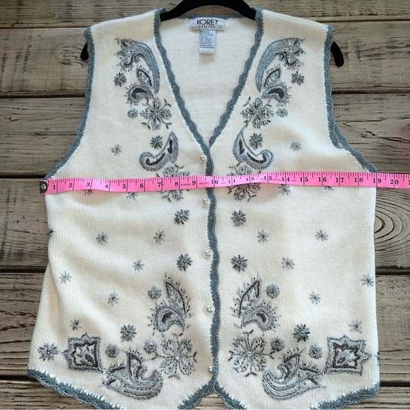 Koret White & Blue Holiday Sweater Vest Pearl Buttons Embroidered Paisley Sz PS - Picture 6 of 7